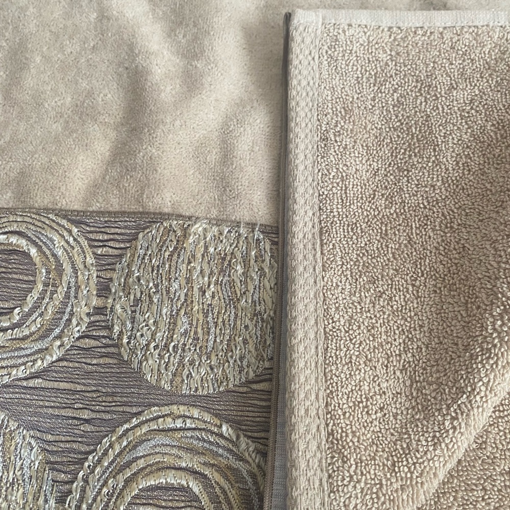 New Avanti Linens 1933 with Galaxy design Bath Towel  27”x 50"
